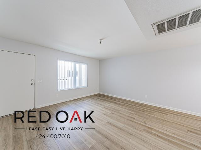 2 BR, 2 BA Apartment 615 Juanita Avenue, Los Angeles, CA 90004