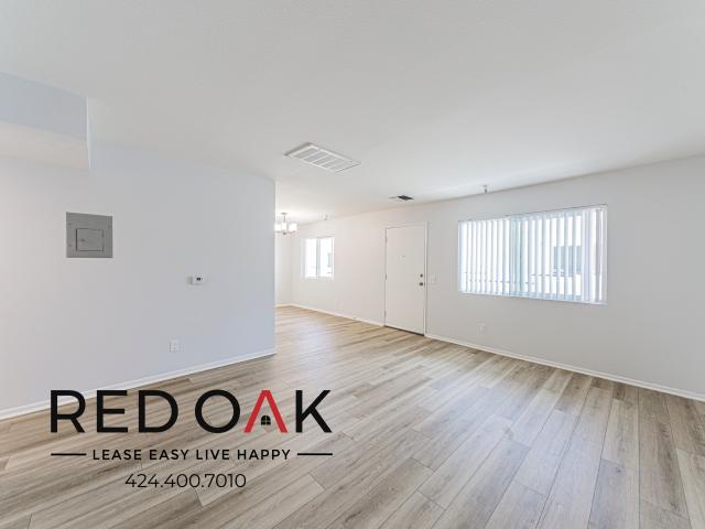 2 BR, 2 BA Apartment 615 Juanita Avenue, Los Angeles, CA 90004
