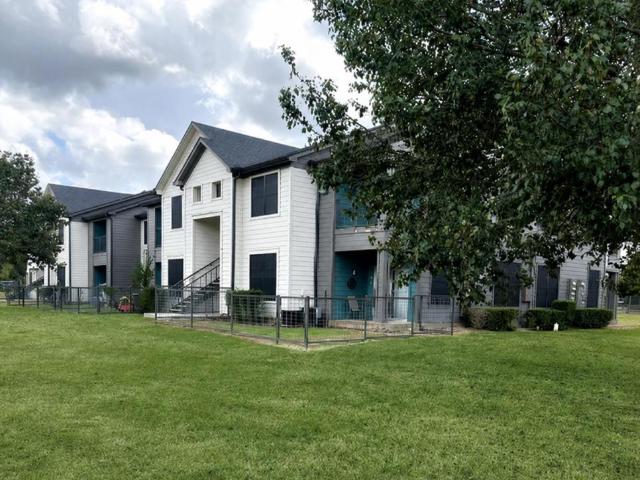 2 BR, 2 BA Apartment 6195 N Major Dr Unit 10 1012, Beaumont, TX 77713