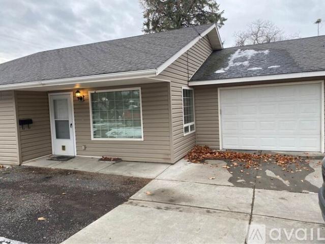 2 BR, 2 BA Apartment 624 SW 2nd St, Unit 624, College Place, WA 99324