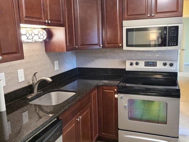 2 BR, 2 BA Apartment 6250 Edsall Road, Unit 101, Alexandria, VA 22312