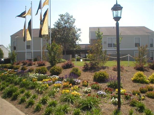 2 BR, 2 BA Apartment 625 31st Ave. N Columbus, MS 39705