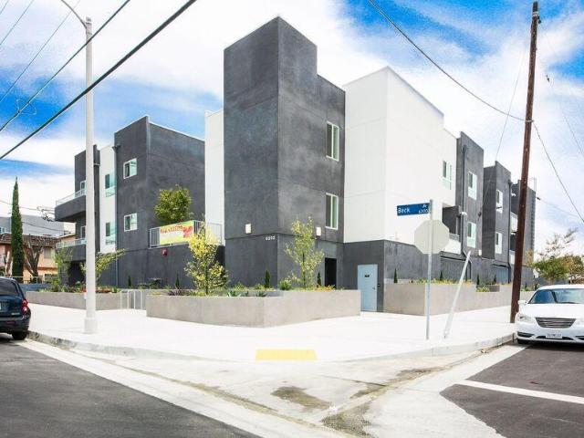2 BR, 2 BA Apartment 6302 Beck Ave Unit 204, North Hollywood, CA 91606