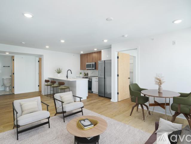 2 BR, 2 BA Apartment 630 Moore St, Unit 401, Philadelphia, PA 19148