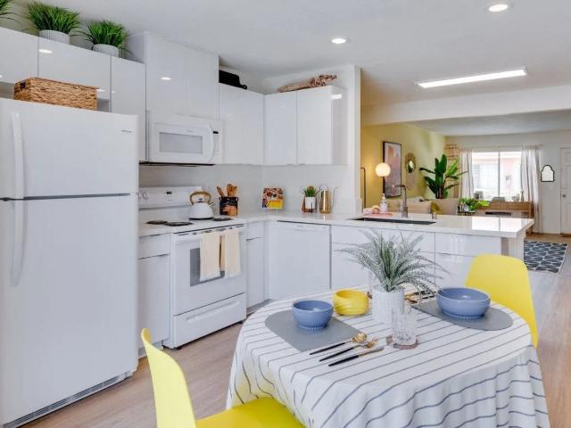 2 BR, 2 BA Apartment 6343 Lincoln Ave Unit C4, Buena Park, CA 90620