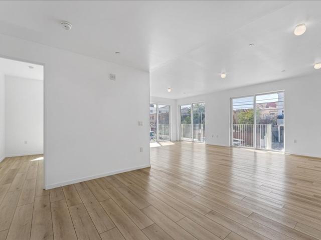 2 BR, 2 BA Apartment 636 N Juanita Avenue, Los Angeles, CA 90004