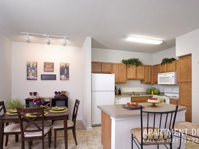 2 BR, 2 BA Apartment 6 Brazoswood Dr @ Costa Verde, Clute, TX 77531