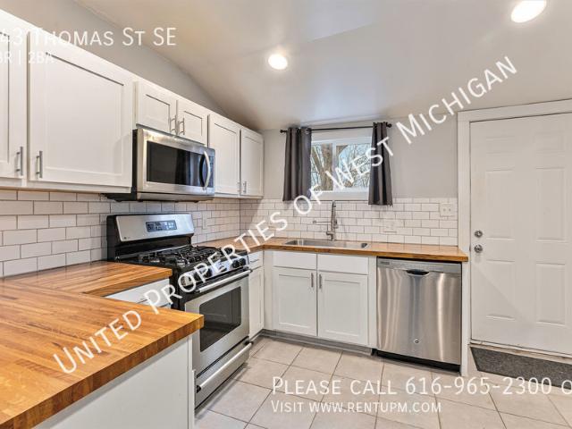 2 BR, 2 BA Apartment 743 Thomas St SE, Grand Rapids, MI 49503