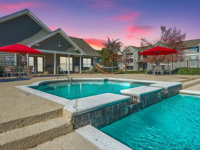2 BR, 2 BA Apartment 740 McDonough Pkwy Unit 0818, McDonough, GA 30253