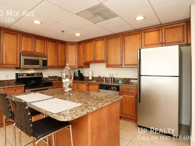 2 BR, 2 BA Apartment 740 Mix Ave, Hamden, CT 06514
