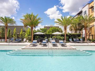 2 BR, 2 BA Apartment 741 Clay Street Unit 215, Winter Park, FL 32789