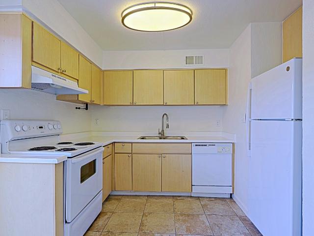 2 BR, 2 BA Apartment 7440 East Thomas Road Unit 140, Scottsdale, AZ 85251