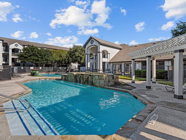 2 BR, 2 BA Apartment 745 W Hidden Creek Pkwy Unit 523, Burleson, TX 76028
