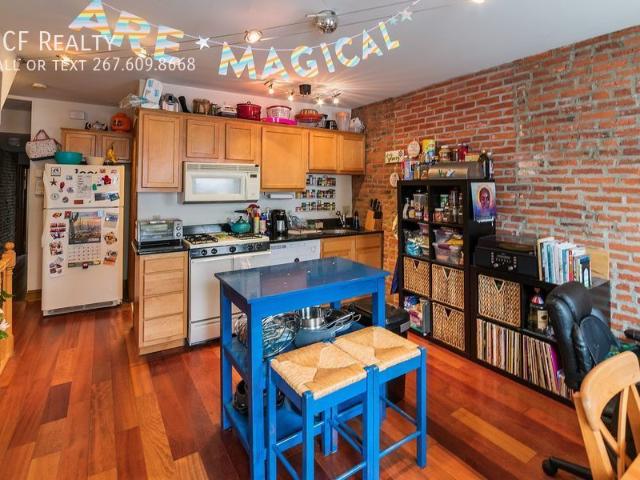 2 BR, 2 BA Apartment 745 S. 20th Street, Philadelphia, PA 19146