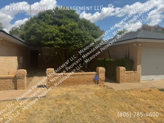 2 BR, 2 BA Apartment 7501 Akron Avenue, Lubbock, TX 79423