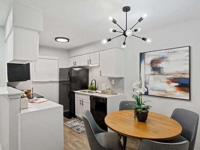 2 BR, 2 BA Apartment 7501 Kingswood Dr Unit 9 902, Fort Worth, TX 76133