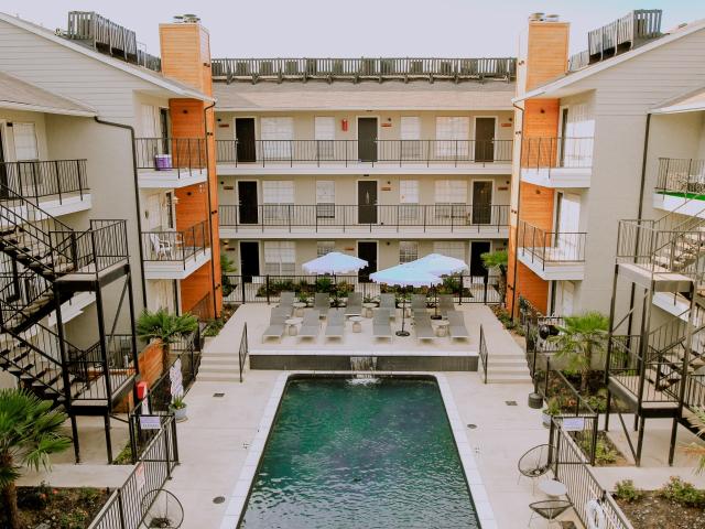2 BR, 2 BA Apartment 7510 E Grand Ave Unit 4107, Dallas, TX 75214