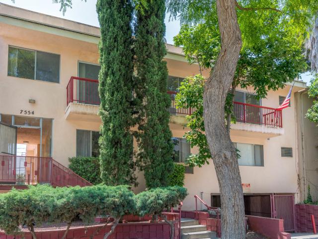 2 BR, 2 BA Apartment 7554 Norton Ave Unit WN10, Los Angeles, CA 90046