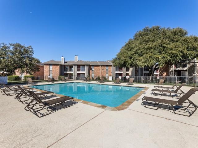 2 BR, 2 BA Apartment 7575 Chaucer Place Unit 2406, Dallas, TX 75237