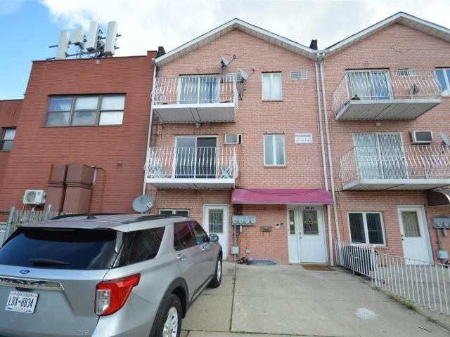 2 BR, 2 BA Apartment 75th St, Queens, NY 11373