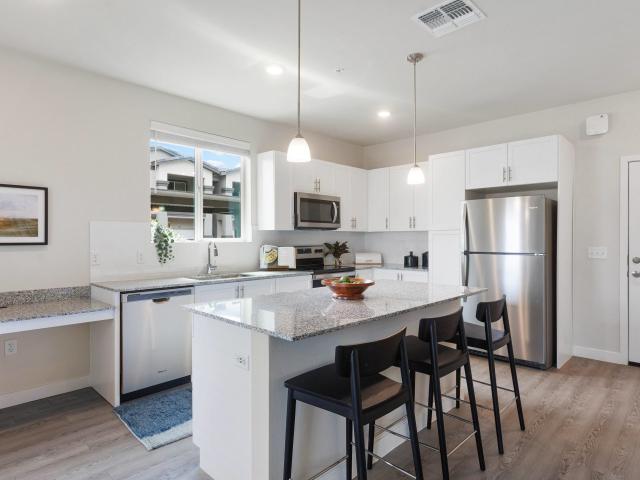 2 BR, 2 BA Apartment 7601 West Glendale Avenue Unit 1075, Glendale, AZ 85303