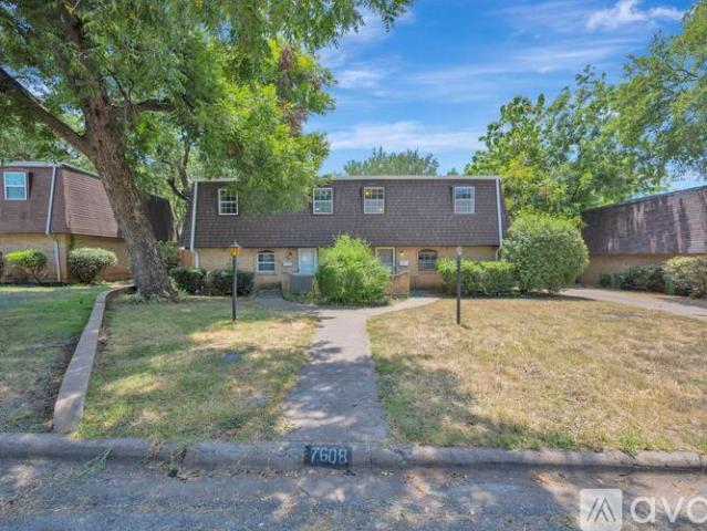 2 BR, 2 BA Apartment 7608 Bridges Ave, Richland Hills, TX 76118