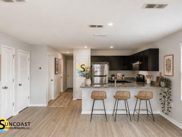 2 BR, 2 BA Apartment 7649 Mailes Ct, Jacksonville, FL 32210
