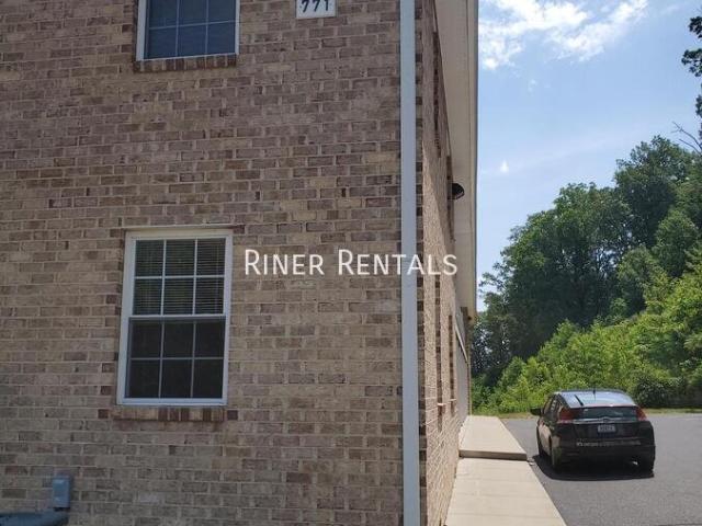 2 BR, 2 BA Apartment 771 106 Hillmont Circle, Harrisonburg, VA 22801