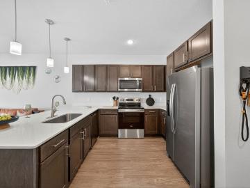 2 BR, 2 BA Apartment 7730 Woodchase Drive Unit 1210, San Antonio, TX 78240