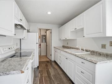2 BR, 2 BA Apartment 7744 St Andrews Boulevard, Weeki Wachee, FL 34613