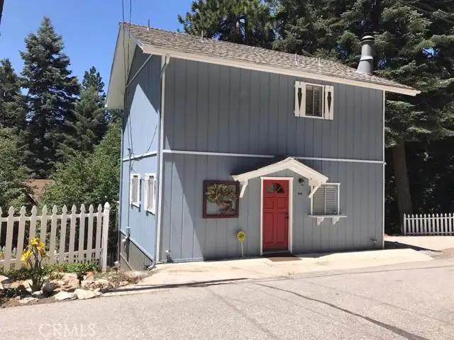 2 BR, 2 BA Apartment 776 Lords Ln, Lake Arrowhead, CA 92352