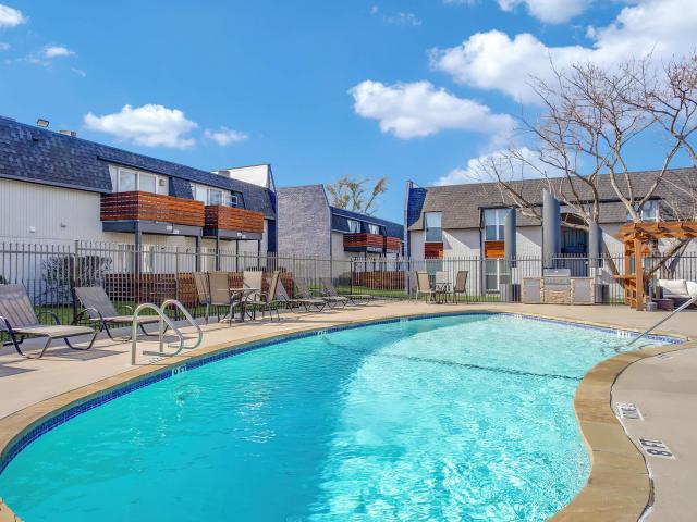2 BR, 2 BA Apartment 7913 N Harwood Road Unit 73D, North Richland Hills, TX 76180