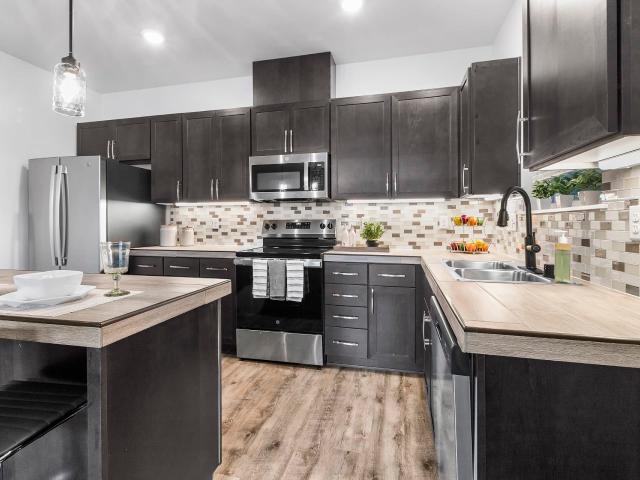 2 BR, 2 BA Apartment 7942 West 10th Avenue Unit CC150, Kennewick, WA 99336