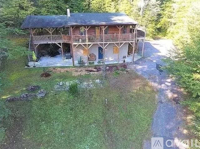 2 BR, 2 BA Apartment 7947 Elk Creek Darby Road, Ferguson, NC 28624