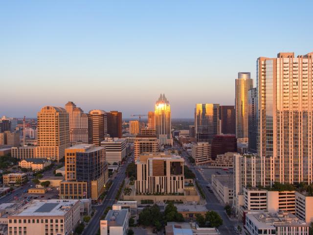 2 BR, 2 BA Apartment 801 W 5th St, Austin, TX 78703