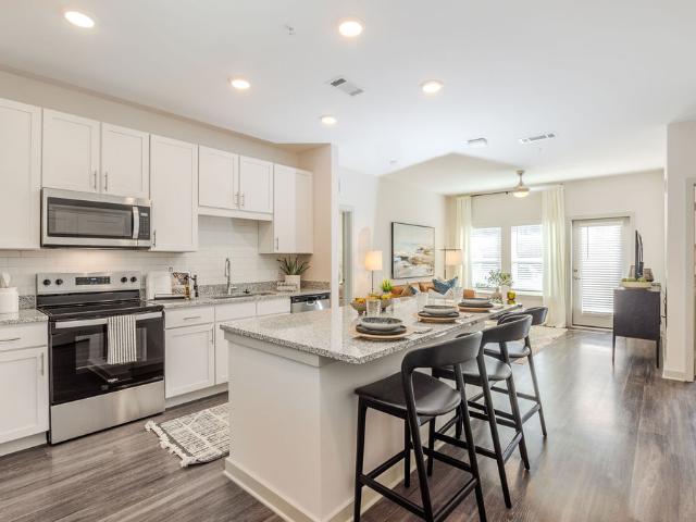 2 BR, 2 BA Apartment 700 Avett Lane Unit 1 114, Charlotte, NC 28262