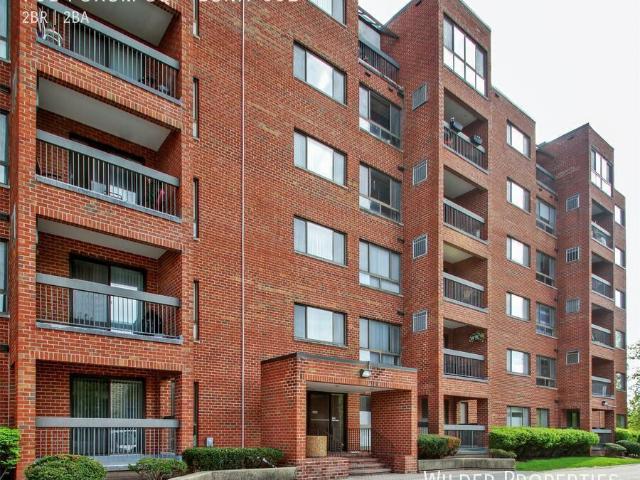 2 BR, 2 BA Apartment 701 Forum Sq, Glenview, IL 60025