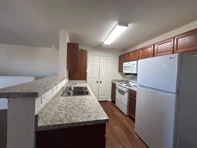 2 BR, 2 BA Apartment 701 Martin Luther King Street Unit 3 3 307 60%, Levelland, TX 79336