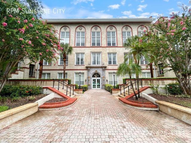 2 BR, 2 BA Apartment 701 Mirror Lake Drive North, St. Petersburg, FL 33701
