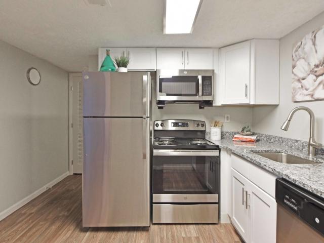 2 BR, 2 BA Apartment 7025 Bronner Cir Unit 7140 1, Louisville, KY 40218