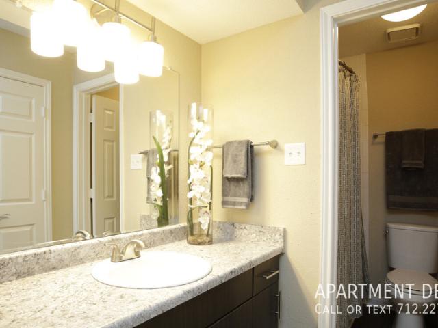 2 BR, 2 BA Apartment 702 Pineloch DrÂ, Webster, TX 77598