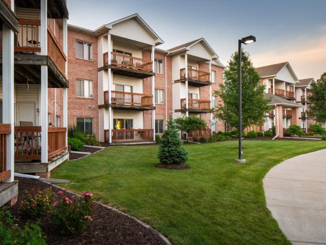 2 BR, 2 BA Apartment 7100 Holmes Park Rd Unit 02211, Lincoln, NE 68506