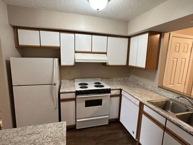 2 BR, 2 BA Apartment 710 S 11th St, Nevada, IA 50201