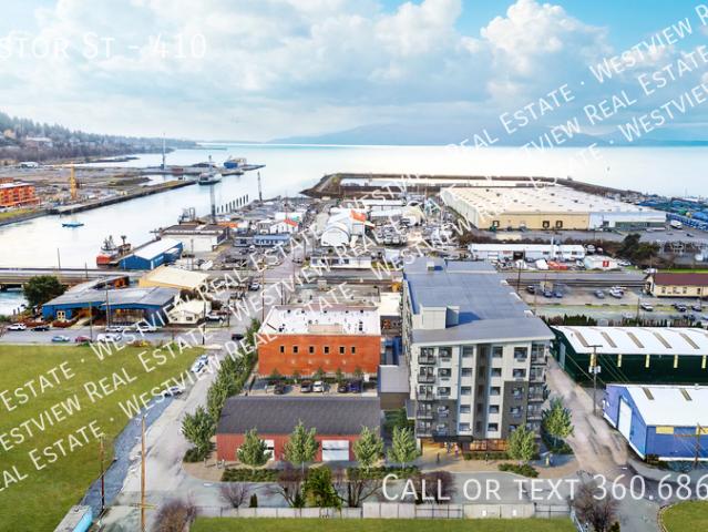 2 BR, 2 BA Apartment 711 Astor St, Bellingham, WA 98225