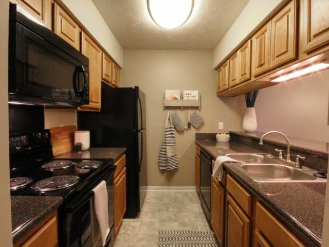 2 BR, 2 BA Apartment 7135 Thatcher Drive Unit 000D, Indianapolis, IN 46256