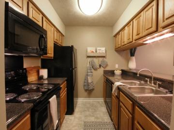 2 BR, 2 BA Apartment 7135 Thatcher Drive Unit 000H, Indianapolis, IN 46256