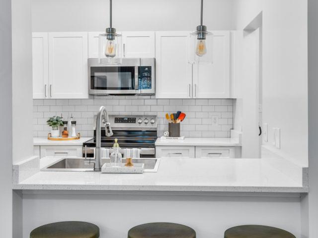 2 BR, 2 BA Apartment 7150 W Peachtree Dunwoody Rd Unit 0327, Atlanta, GA 30328