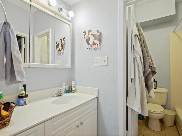 2 BR, 2 BA Apartment 715 West 22 1/2 Street, Austin, TX 78705