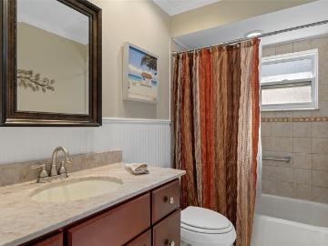 2 BR, 2 BA Apartment 7167 Crown Oaks Drive, Spring Hill, FL 34606