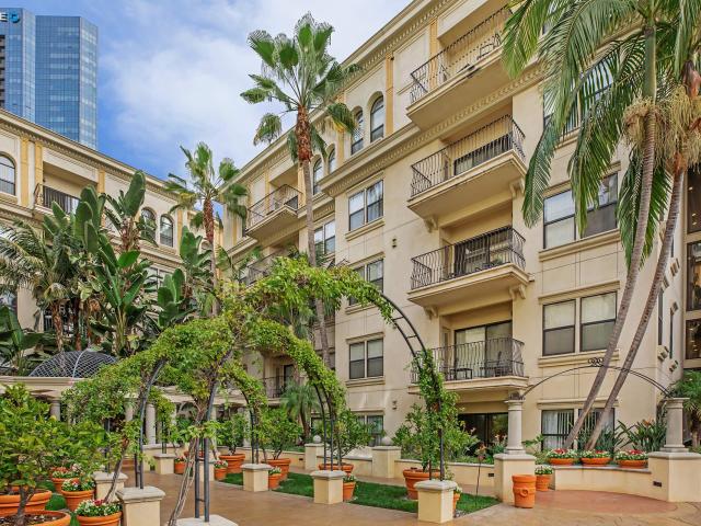 2 BR, 2 BA Apartment 725 South Bixel Street Unit 509A, Los Angeles, CA 90017